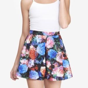 Express painted floral scuba mini skirt